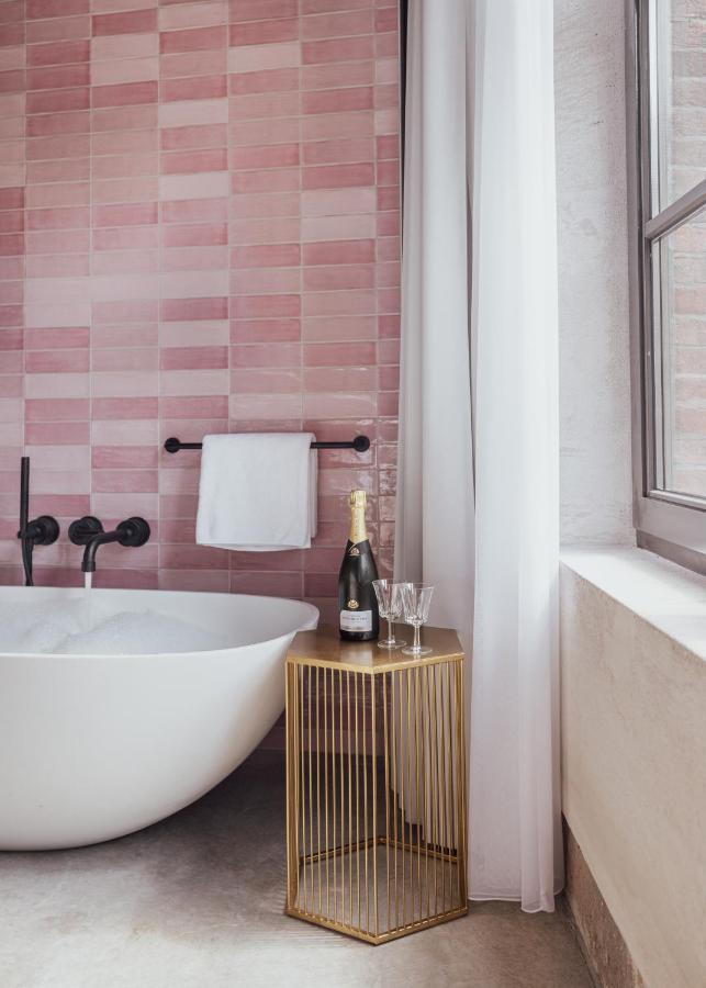 Cousins Boutique Hotel มาสทริชท์ ภายนอก รูปภาพ